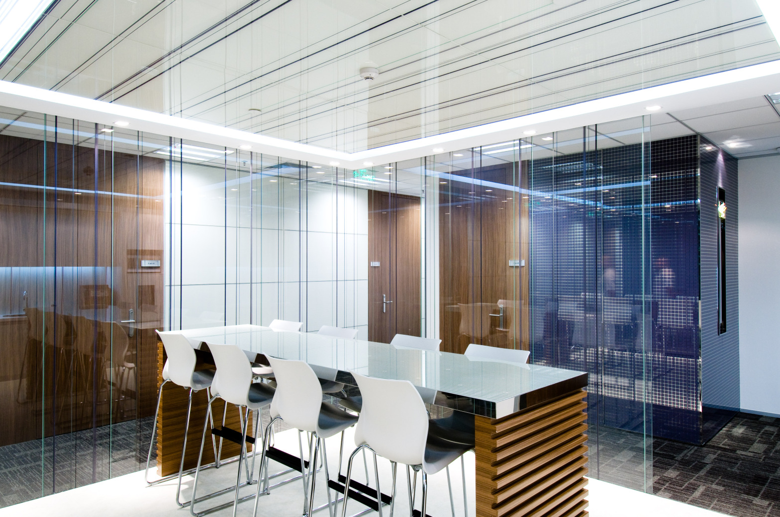 【德事商务中心（嘉里建设广场二座）】深圳办公场地租赁_联合办公租赁