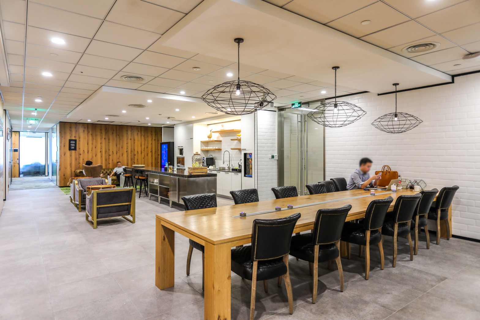 【德事商务中心（嘉里建设广场一座）8人会议室（03A）】深圳办公场地租赁_联合办公租赁