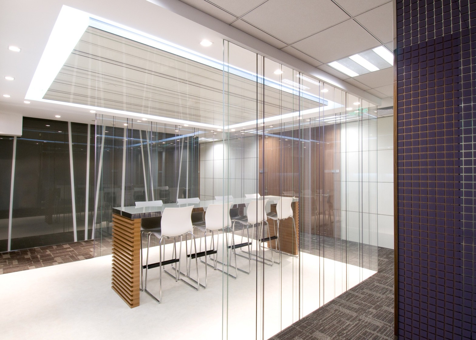 【德事商务中心（嘉里建设广场二座）日租工位】深圳办公场地租赁_联合办公租赁