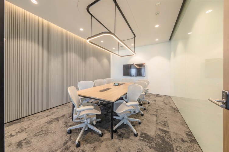 德事商务中心（星寰国际商业中心）8人会议室