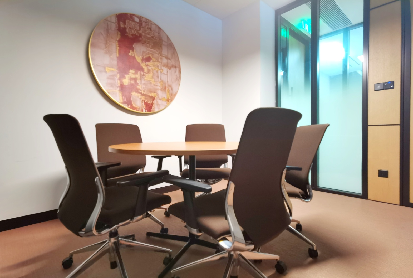 【广州目林联合办公环球都会空间6人会议室】广州办公场地租赁_联合办公租赁