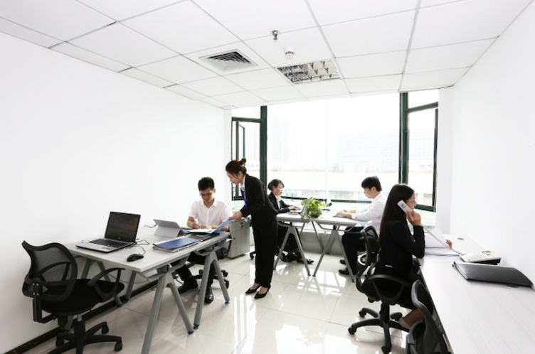 创富港（深纺大厦B座(8楼)6人办公室