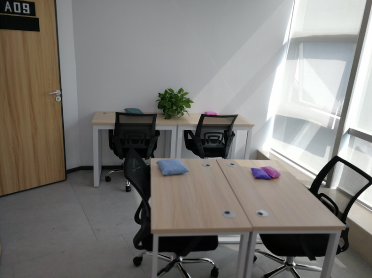 【创富港（新城广场大厦(3层)6人办公室】深圳办公场地租赁_联合办公租赁