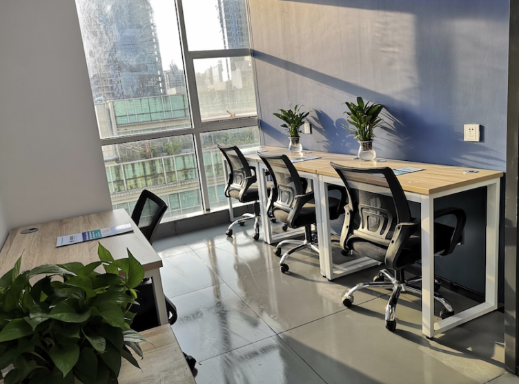 创富港（深圳创新一期A座(12楼)4人办公室