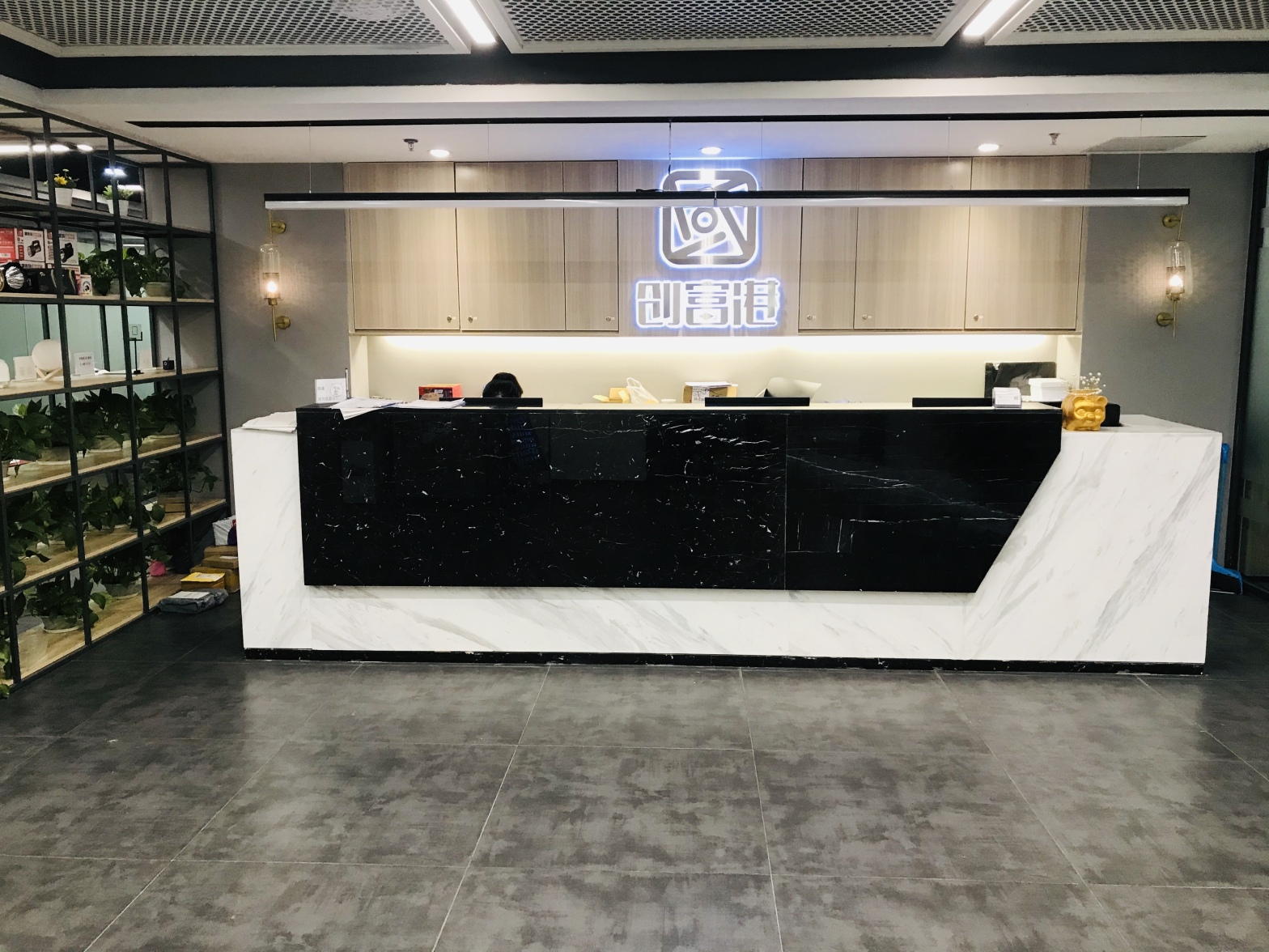 【创富港东盟大厦(3楼)3人间办公室】深圳办公场地租赁_联合办公租赁