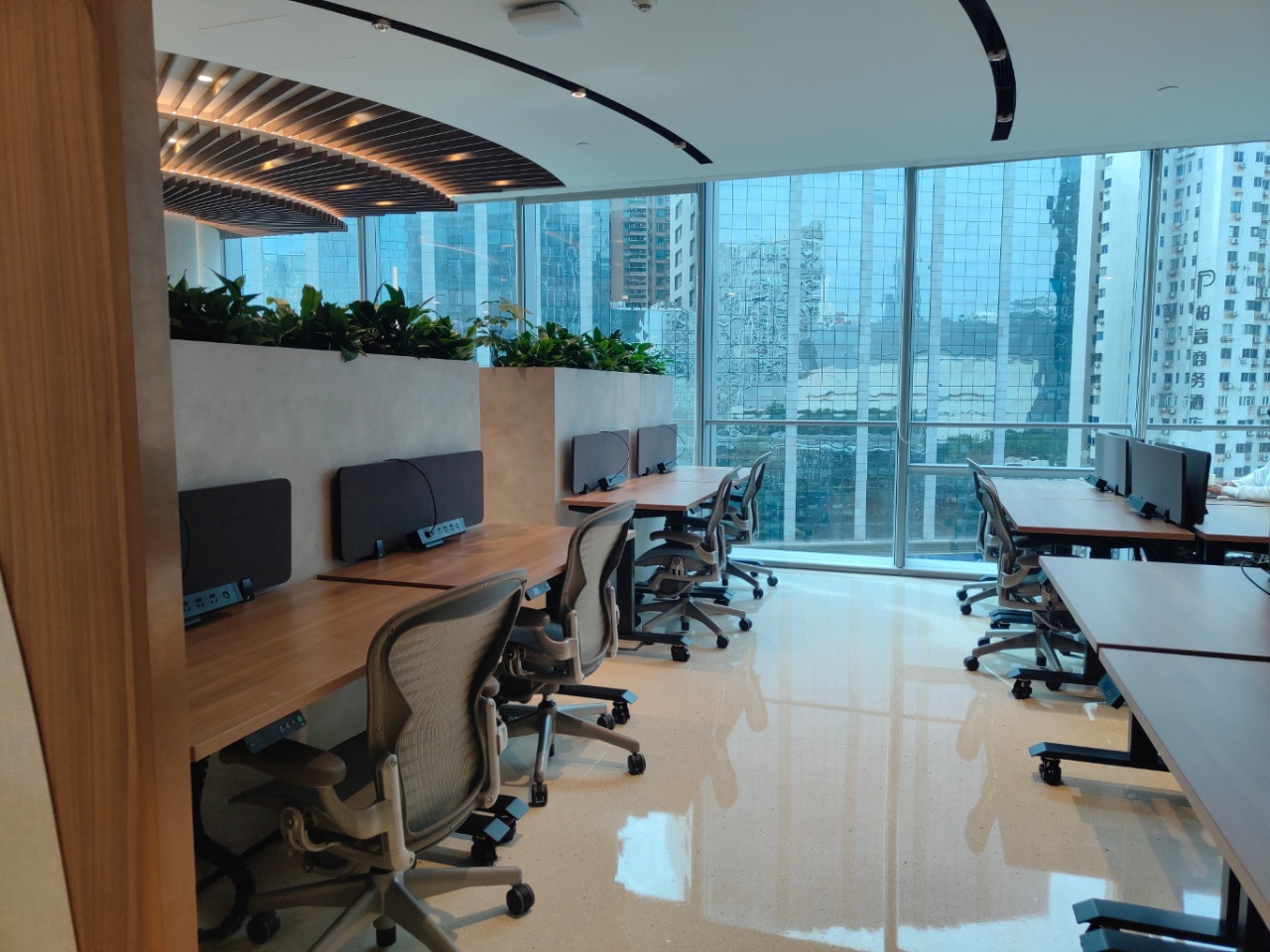 【德事商务中心（太古汇中心）】广州办公场地租赁_联合办公租赁