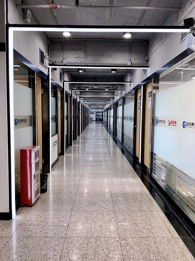 【国创·合众创工场 日租工位】广州办公场地租赁_联合办公租赁