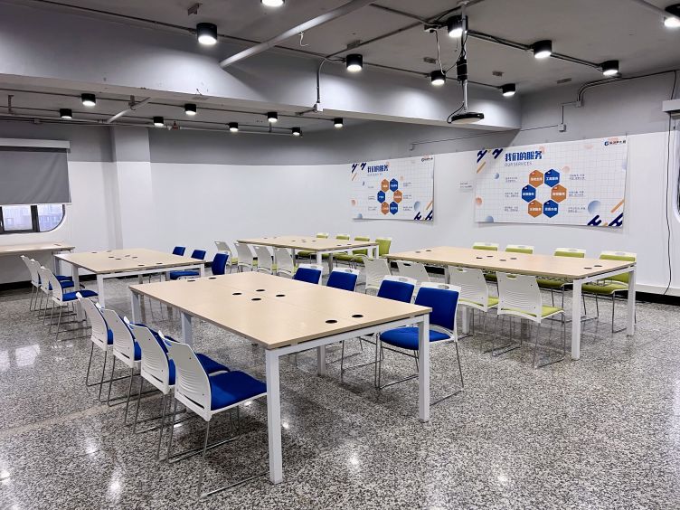 【晌午匠人坊 一楼会议室】广州办公场地租赁_联合办公租赁