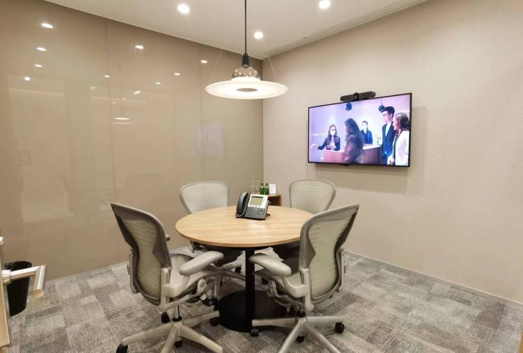 德事商务中心（嘉里建设广场三座）4人会议室（13C）