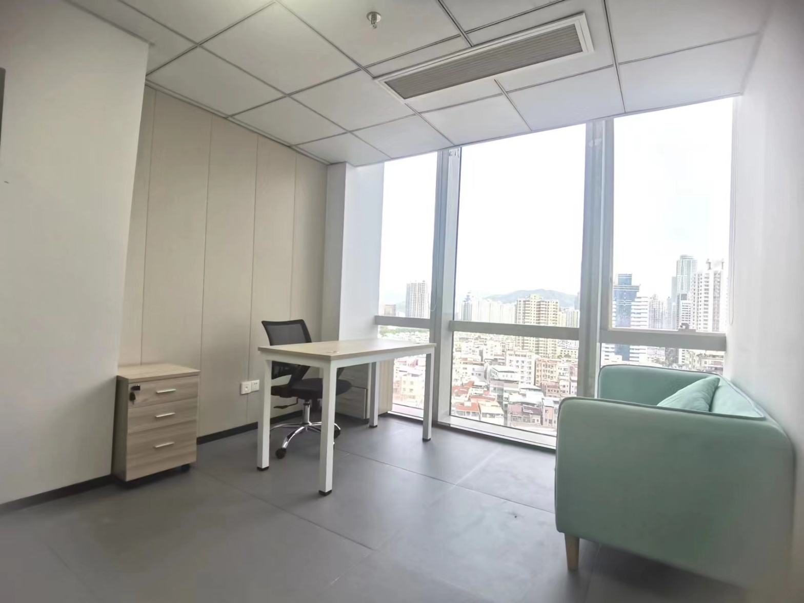 【创富港（壹海国际中心）】深圳办公场地租赁_联合办公租赁