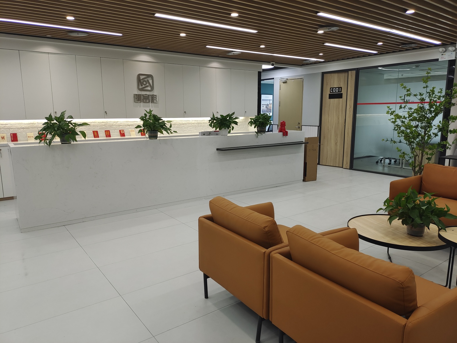 【创富港（盐田壹海国际店）10人会议室】深圳办公场地租赁_联合办公租赁