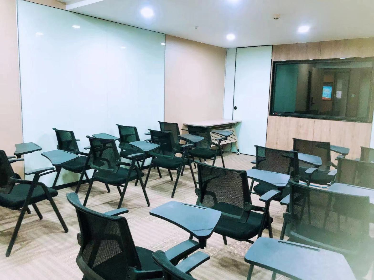 思氪得10楼1001-1室6人办公室 思氪得众创空间 Wuhan China|CPASS