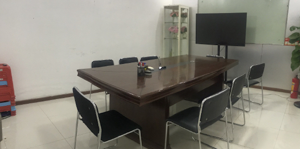 【创富港（永新汇中心(5、6楼)  8人会议室】深圳办公场地租赁_联合办公租赁