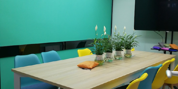 【创富港（新城广场大厦(3层)  10人会议室】深圳办公场地租赁_联合办公租赁