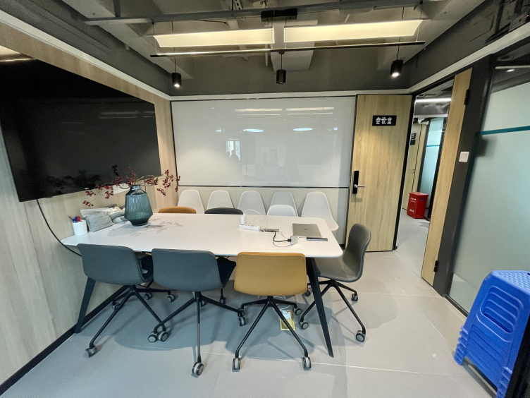 【创富港（富基帕克大厦(5楼)  10人会议室】深圳办公场地租赁_联合办公租赁