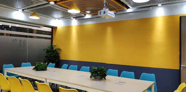 【创富港（新城市花园1栋2层)  10人会议室】深圳办公场地租赁_联合办公租赁