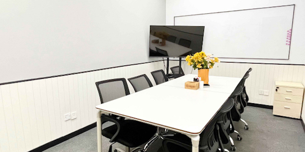 创富港（永新汇中心(5、6楼)  8人会议室