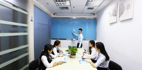 创富港（海外联谊大厦(4楼)  6人会议室