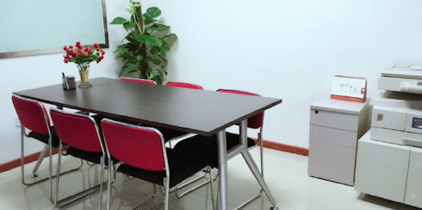 创富港（赛格科技工业园4栋(5楼)  8人会议室