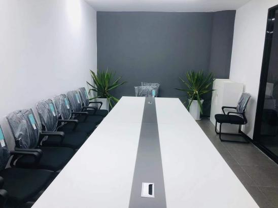 【石家庄裕彤体育中心·优客工场单工位日租】石家庄办公场地租赁_联合办公租赁