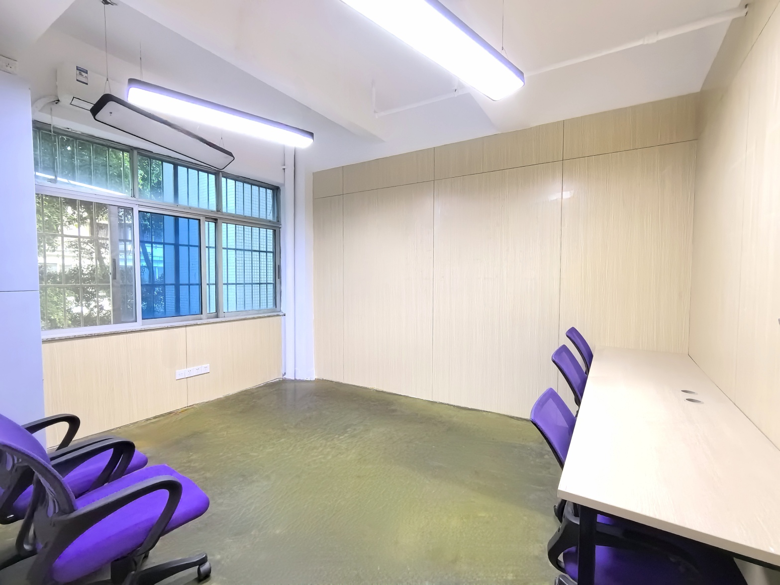 【科拓孵化器-8人间（特惠）】广州办公场地租赁_联合办公租赁
