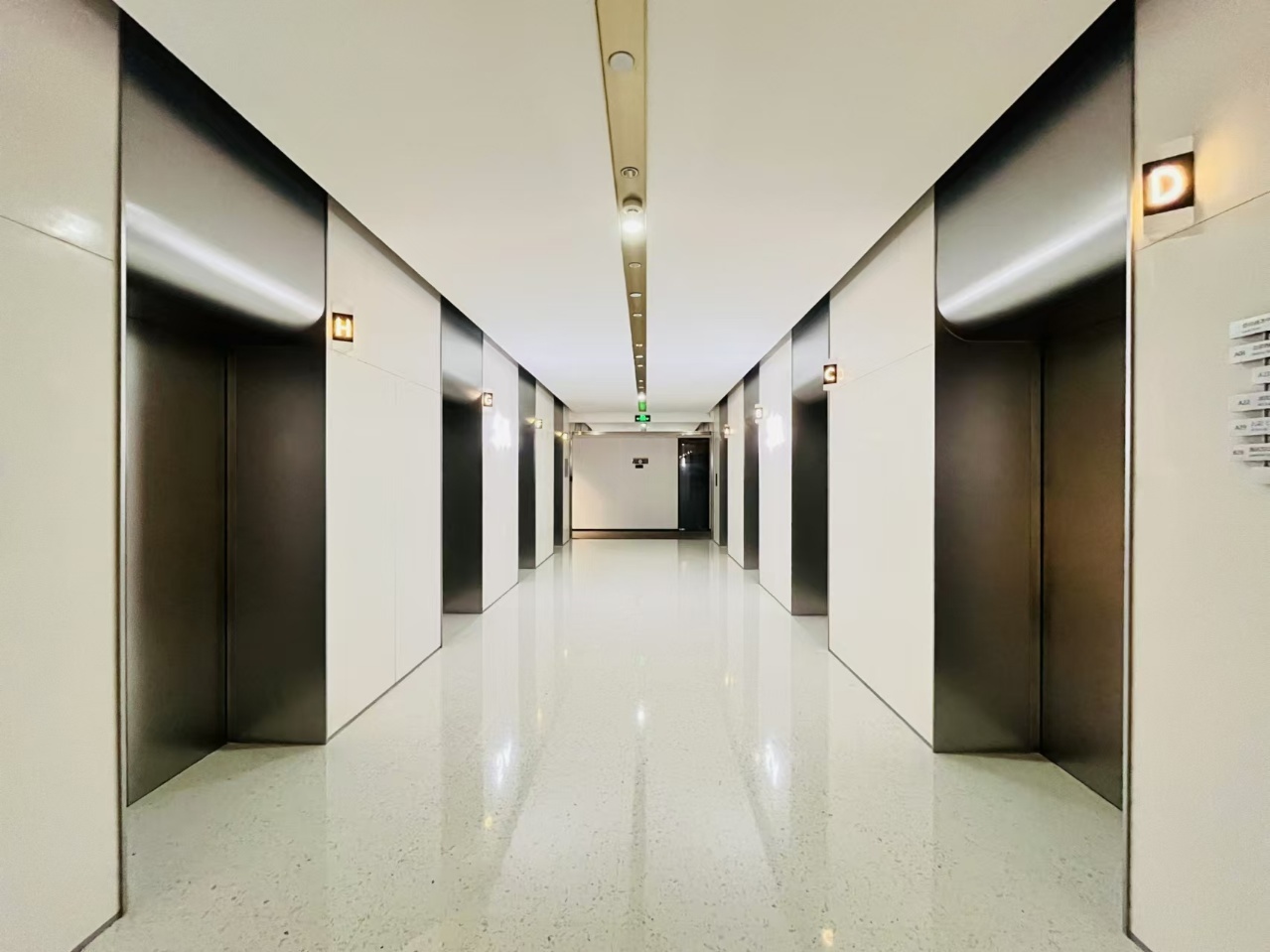 【易得（友邦金融中心）商务中心 20-30人会议室】北京办公场地租赁_联合办公租赁