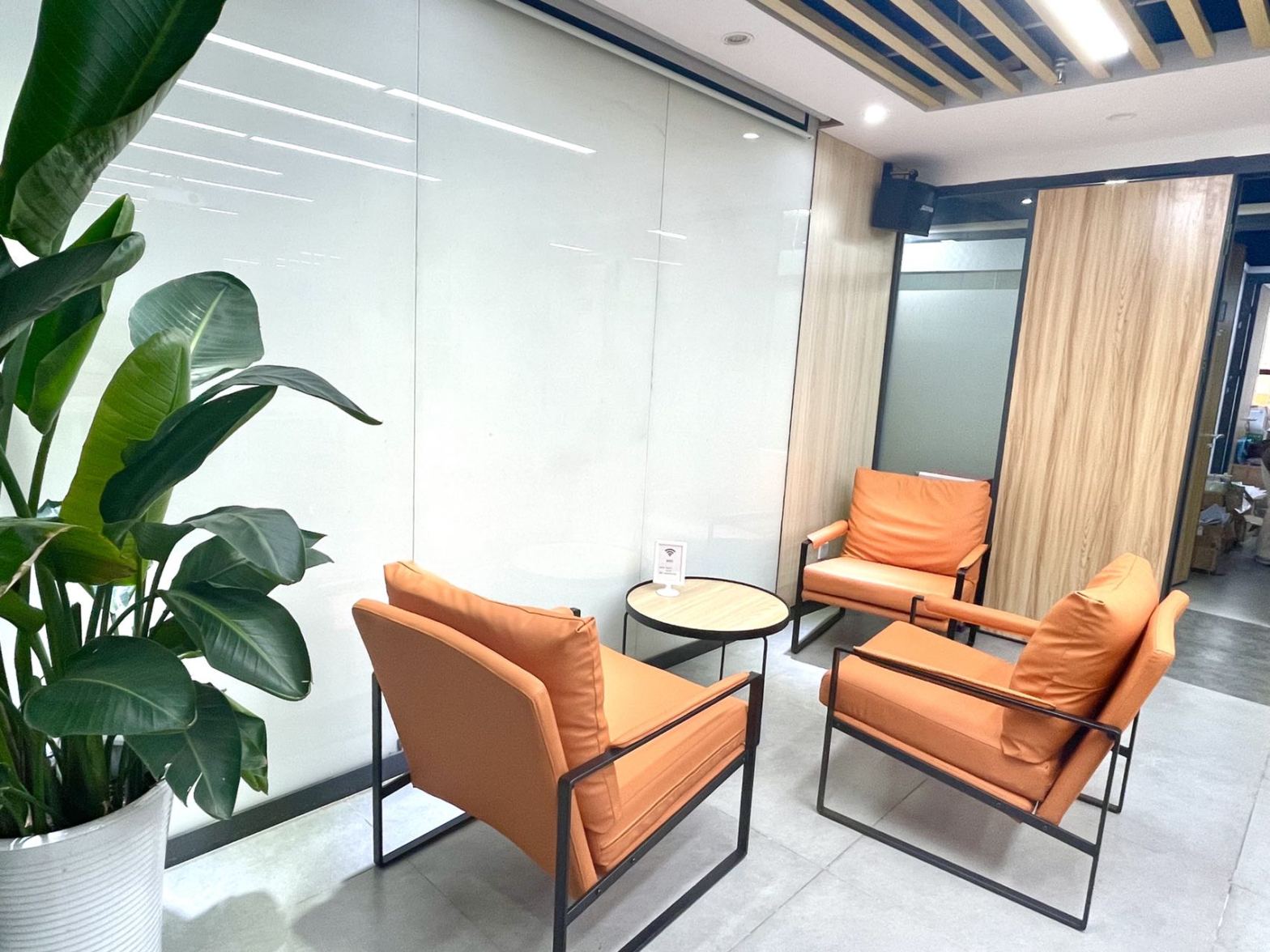 【创富港（御发商务中心）】广州办公场地租赁_联合办公租赁