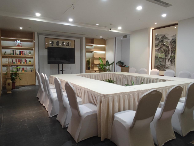 【广州目林联合办公环汇空间6人会议室】广州办公场地租赁_联合办公租赁