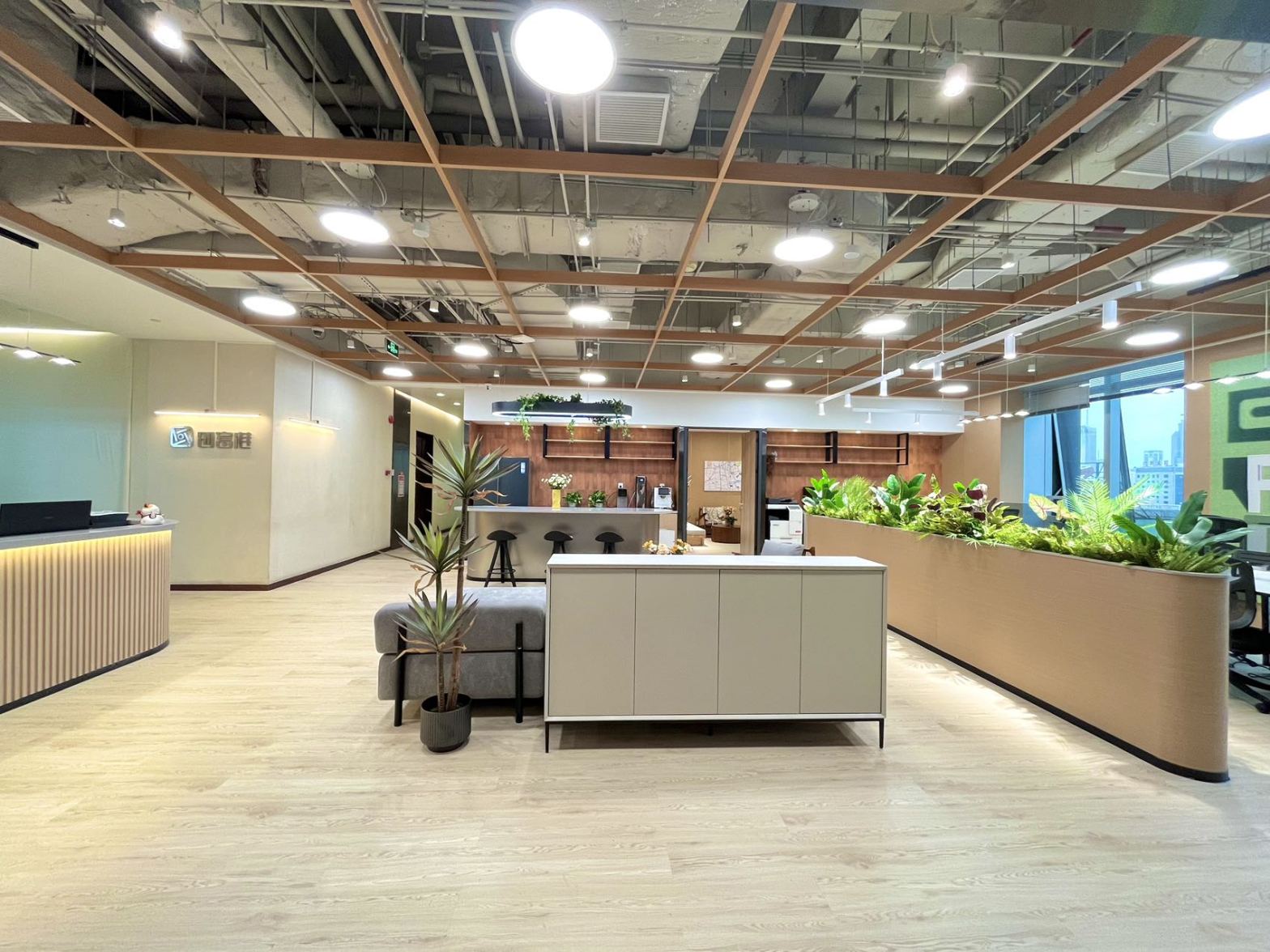 【创富港（广州银行大厦）4人办公室】广州办公场地租赁_联合办公租赁