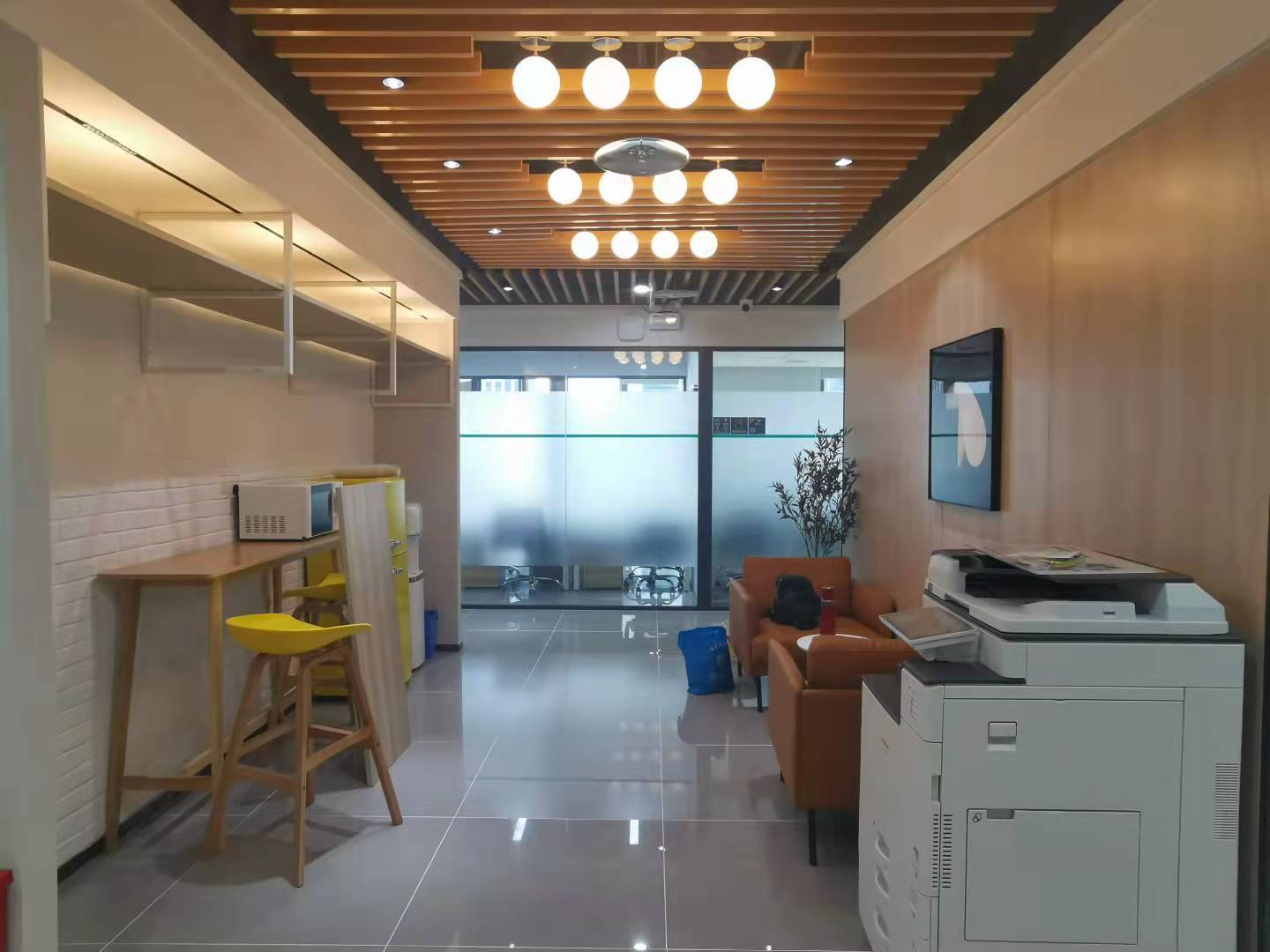 【创富港（前海香缤大厦）10人会议室】深圳办公场地租赁_联合办公租赁