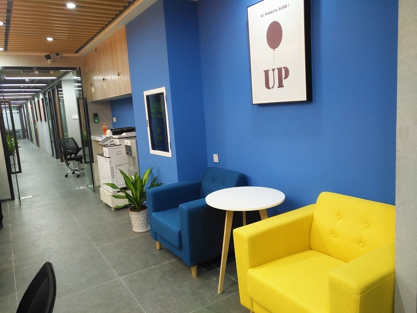 【创富港（东方商务大厦2楼)  12人会议室】深圳办公场地租赁_联合办公租赁