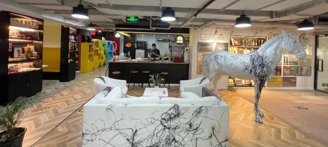 【马克沪众创空间 开放式单人工位】上海办公场地租赁_联合办公租赁
