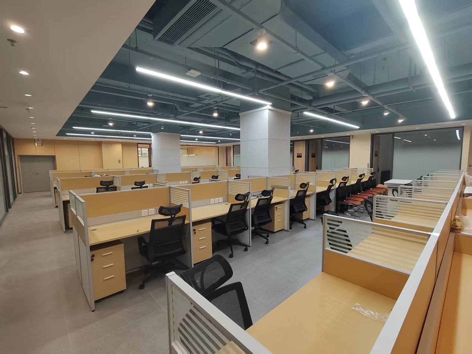 【创富港（龙岗金利商业广场）】深圳办公场地租赁_联合办公租赁