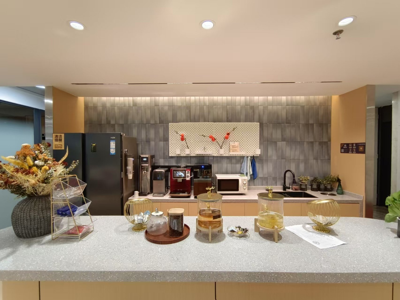 【创富港（南山西海岸大厦）】深圳办公场地租赁_联合办公租赁