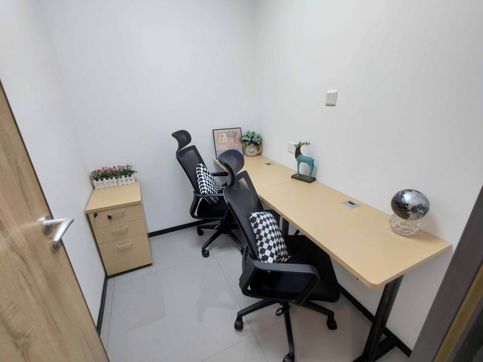 【创富港（南山西海岸大厦）】深圳办公场地租赁_联合办公租赁