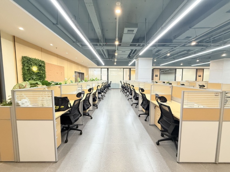 创富港（龙岗金利商业广场）开放卡位480元/月