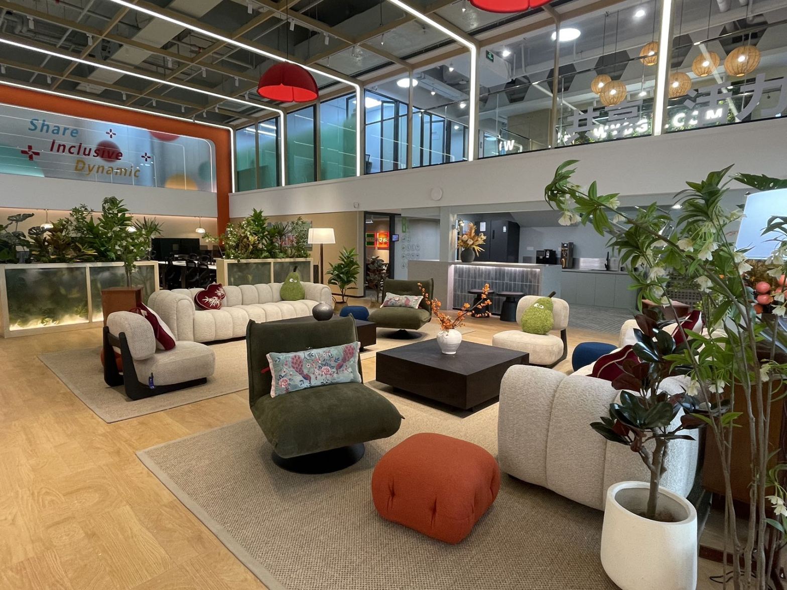 【创富港 （福田华融大厦）洽谈室（可容纳4人）】深圳办公场地租赁_联合办公租赁