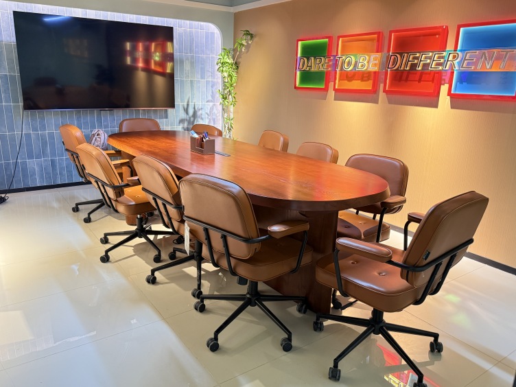 创富港 （福田华融大厦）会议室（可容纳10人）