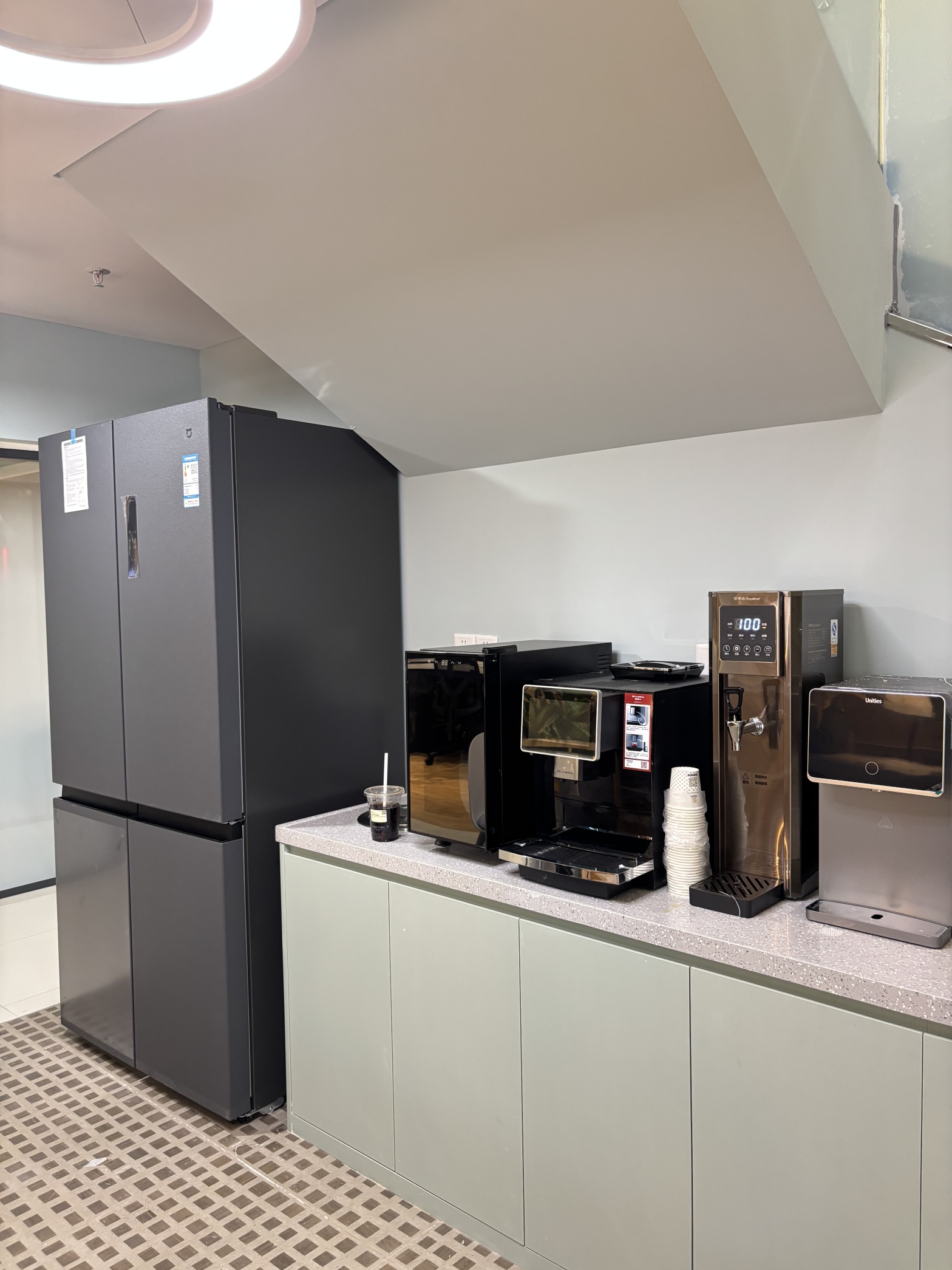 【创富港华融大厦 福田卡位】深圳办公场地租赁_联合办公租赁