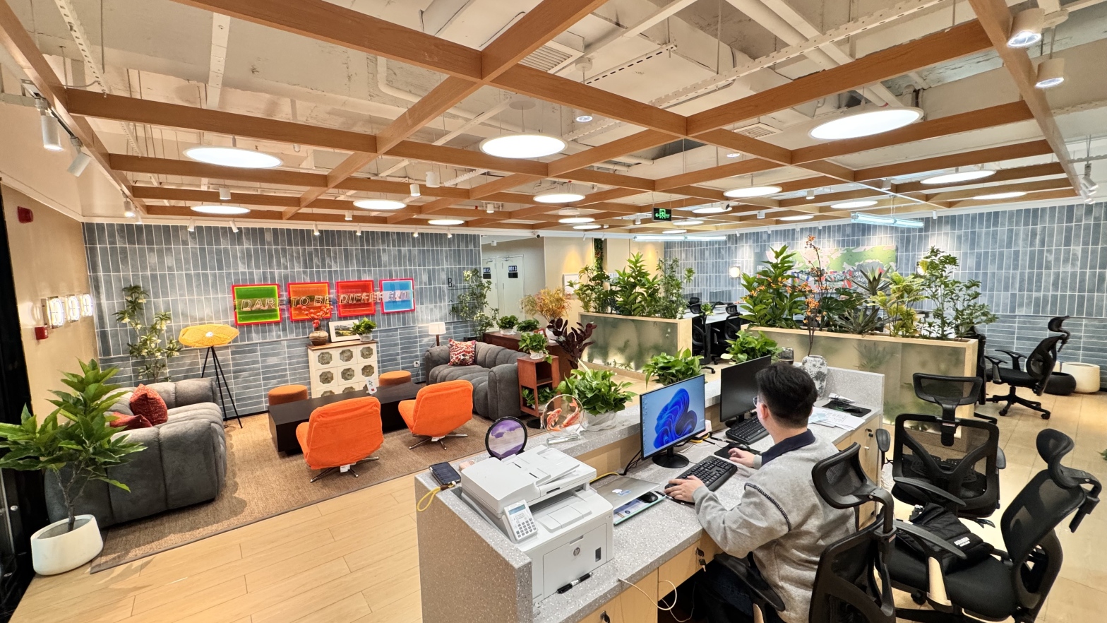 【创富港西海岸大厦 南山1-7人间办公室】深圳办公场地租赁_联合办公租赁