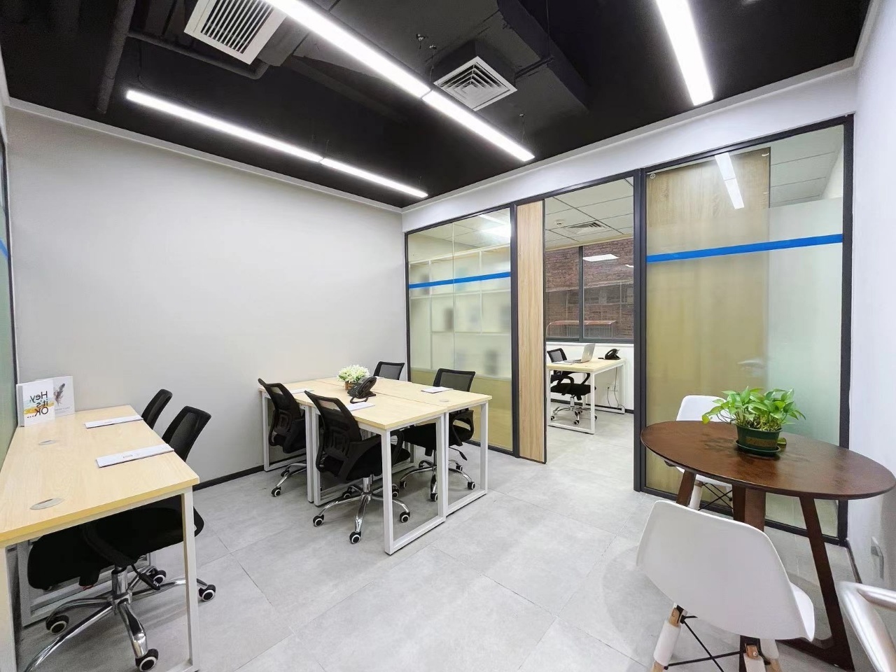 【创富港金悦1+1套间】广州办公场地租赁_联合办公租赁