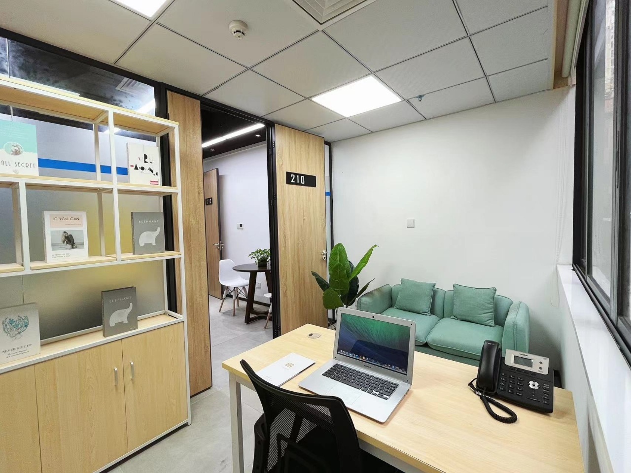 【创富港金悦1+1套间】广州办公场地租赁_联合办公租赁