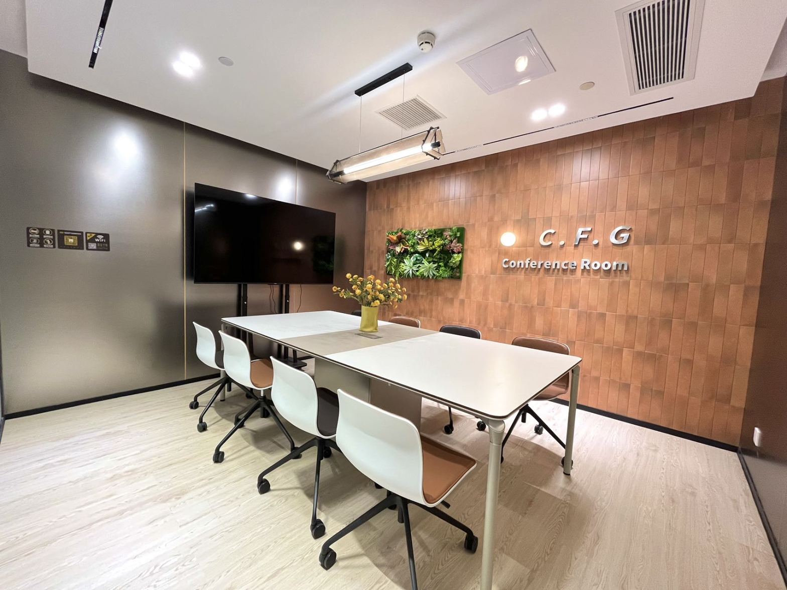 【创富港广州银行大厦1+1套间】广州办公场地租赁_联合办公租赁