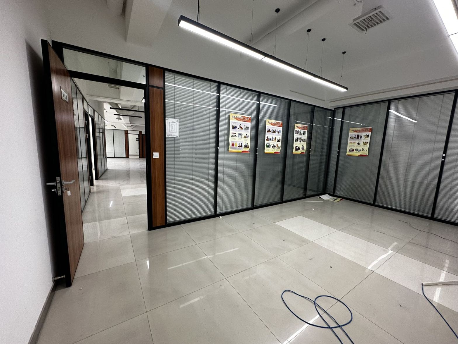 【西电科技孵化器-40人办公室】西安办公场地租赁_联合办公租赁
